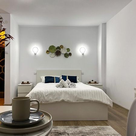 Superior One Bedroom Apartment Unirii Square Bukares Bagian luar foto