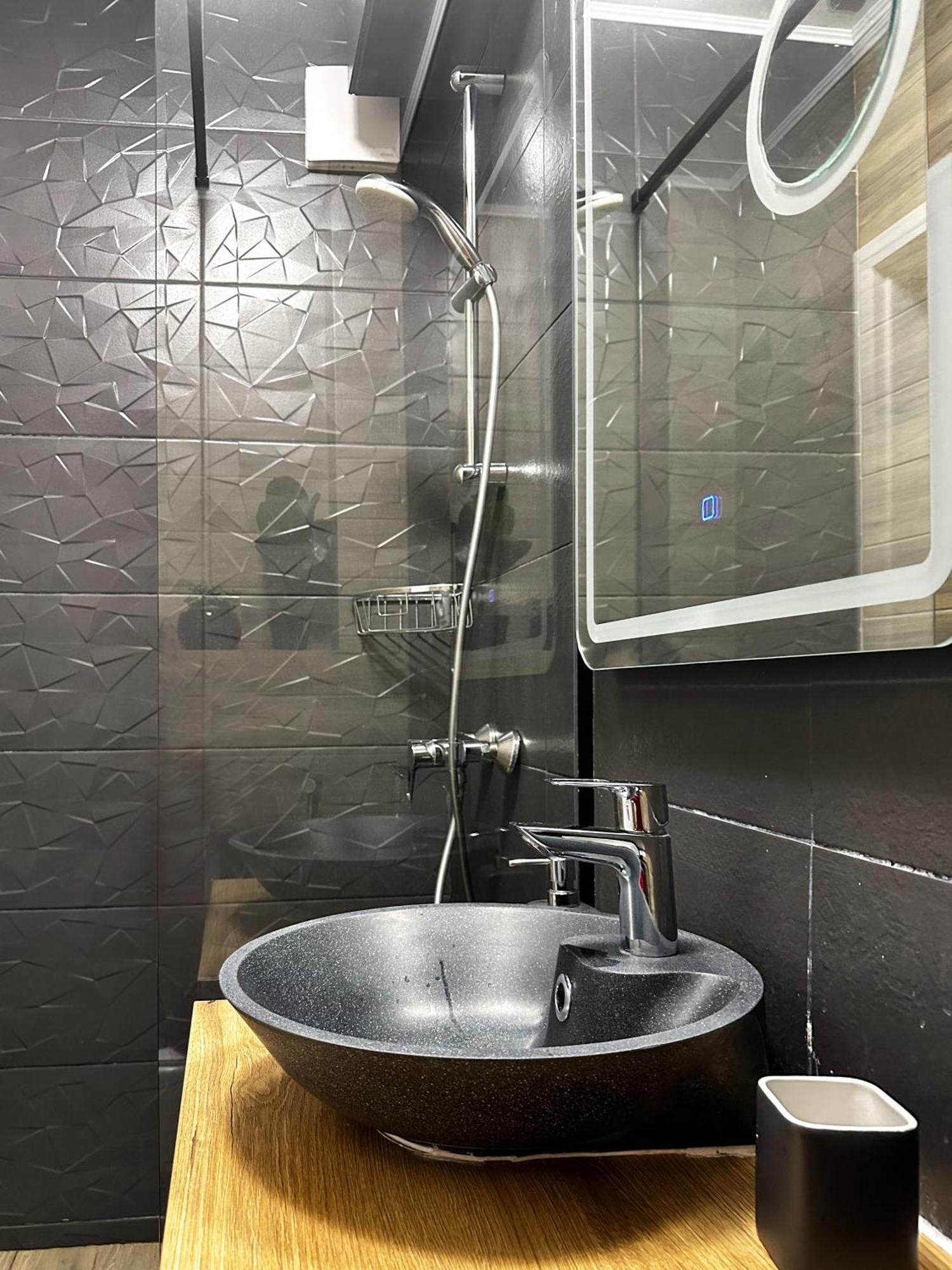 Superior One Bedroom Apartment Unirii Square Bukares Bagian luar foto