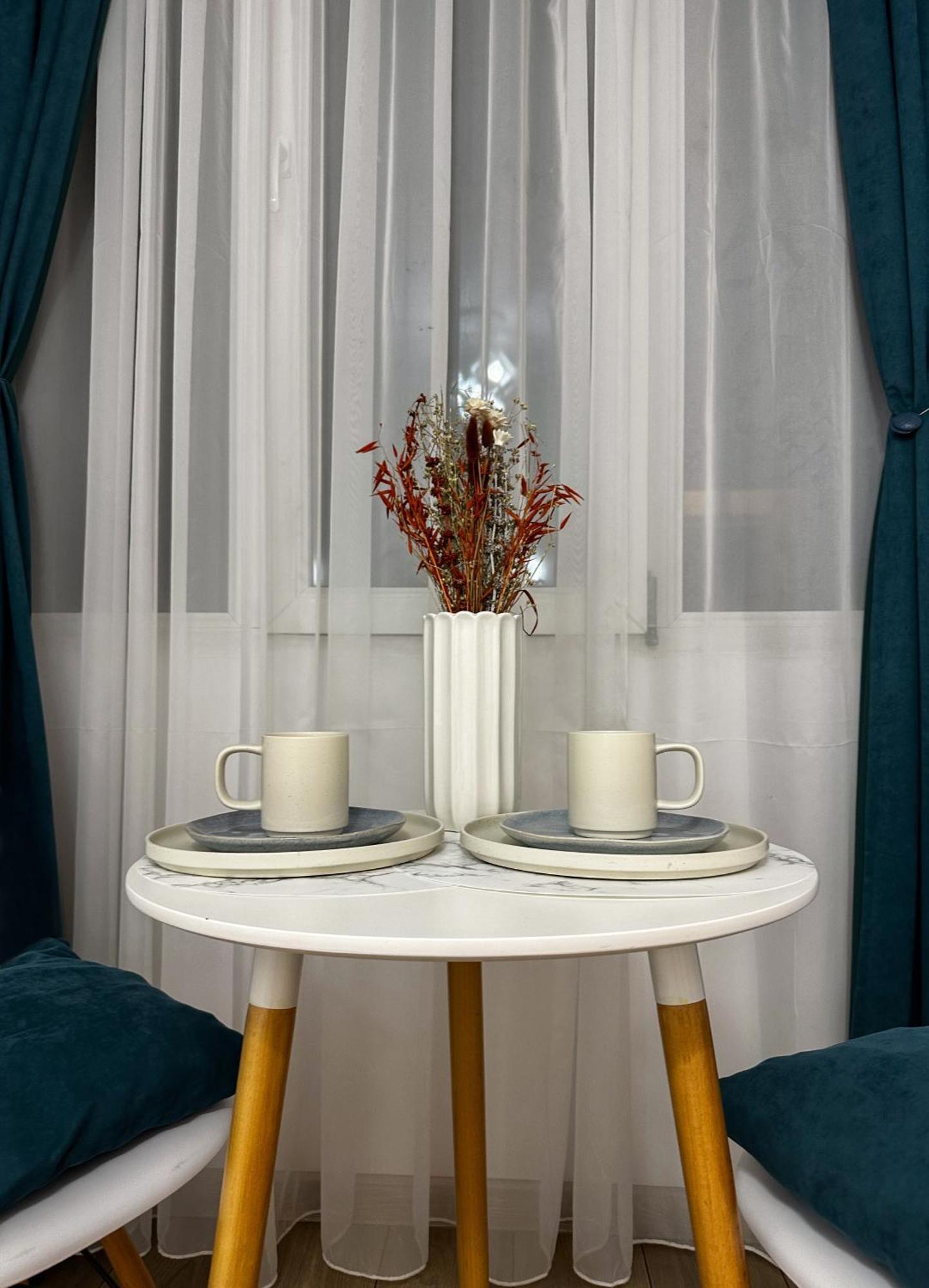 Superior One Bedroom Apartment Unirii Square Bukares Bagian luar foto